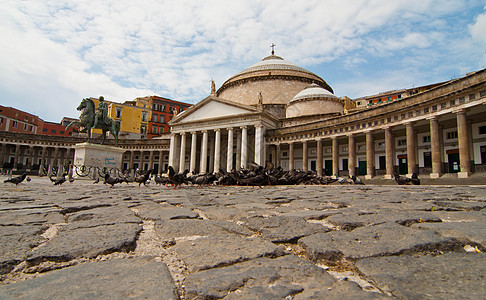 Piazza 普勒比西托大教堂圆顶历史性广场地标城市正方形景观观光全民图片