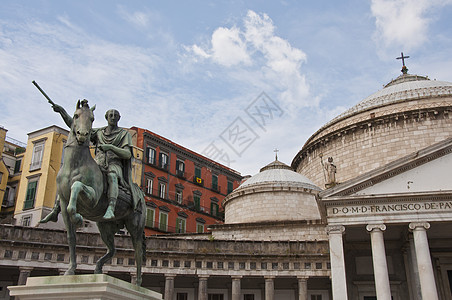 Piazza 普勒比西托历史性历史城市全民柱子雕像观光旅行走廊大教堂图片