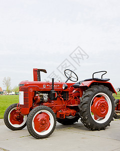 荷兰荷兰拖拉机农场机器汽车农业农村车辆农业机械外观机械红色图片