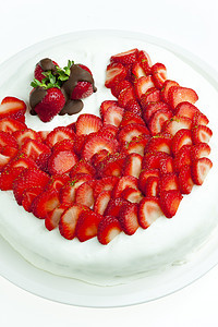 带草莓的浅酸奶蛋糕食物水果蛋糕甜点静物水果营养盘子图片