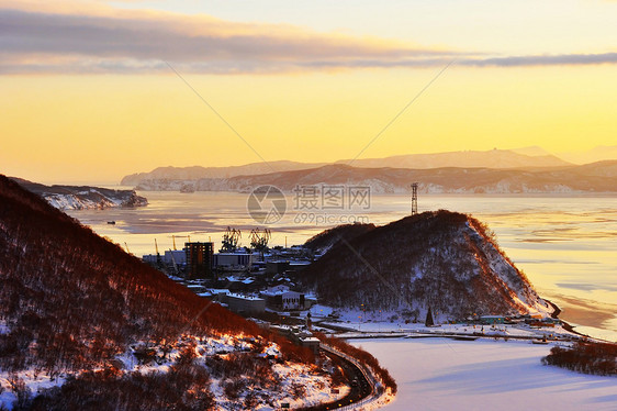 卡姆恰特卡海湾巡航游客蒸汽远景天空海滩旅行蓝色力量气体图片