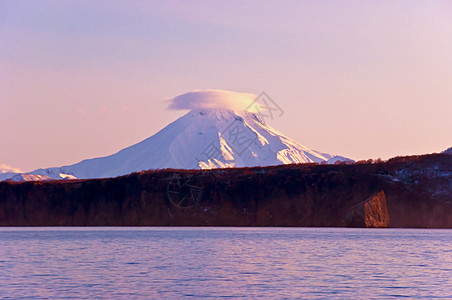 冬天美丽的火山喷发旅游旅行火山学家荒野自然墙纸陨石海洋熔岩图片