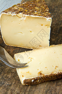 奶酪草药小吃奶制品桌子木头奶牛牛奶白色营养山羊图片