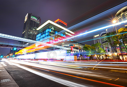 夜间的交通交通驾驶办公室大街运输景观橙子地标街道首都住宅图片