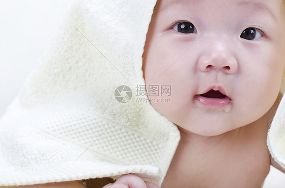 亚洲亚洲婴儿女性唾液女儿孩子白色喜悦后代女孩多样性膀子图片