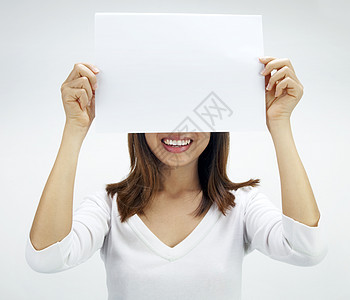 用于广告的空白纸卡片成人眼睛女性女士展示木板白色标语海报图片