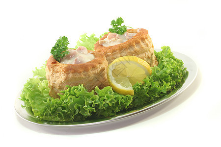 鸡排主菜白色棕色香菜草药绿色酱料家禽肉块糕点图片
