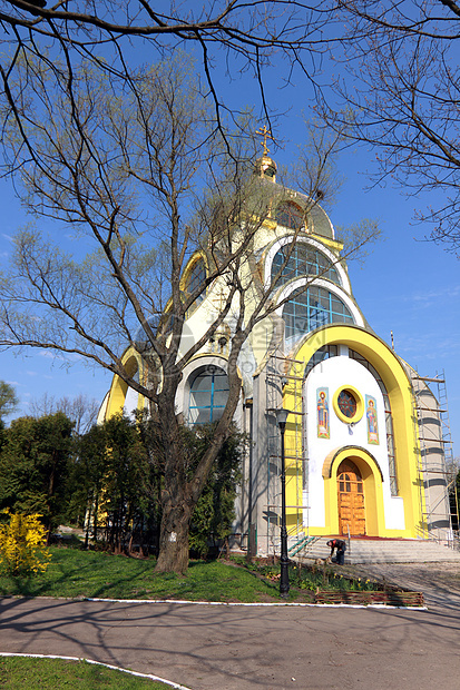 正在建造的教堂宗教崇拜公园植物绿色黄色晴天天空建筑建筑学图片