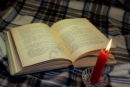 一本书灰色格子地毯出版物文学阅读小说教育红色图片
