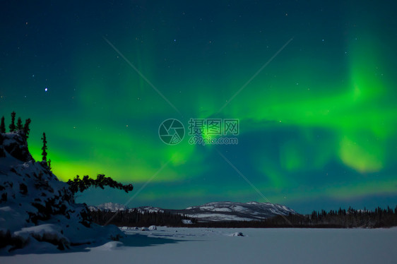 北极光电离粒子阴影雪景信仰宗教蓝色天空星星场地图片