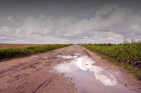 雨后农村道路图片