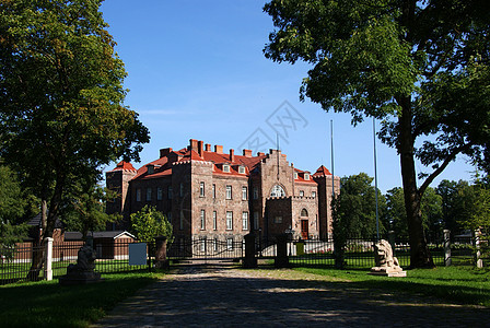 城堡建筑历史性游客风景花园红色建筑学天空旅游地标图片