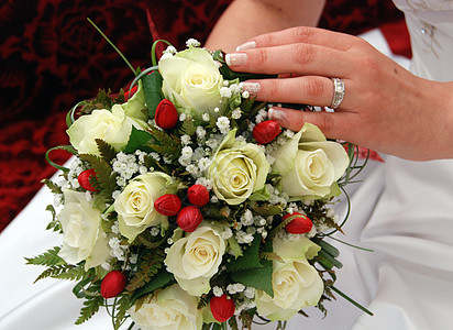 结婚戒指妻子丈夫花束婚礼照片新娘婚戒中年女性仪式图片