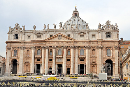 罗马圣彼得罗主场大教堂建筑信仰教会教皇宗教地标雕像纪念碑图片