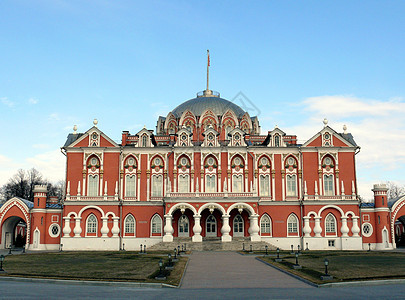 Petrovski在俄罗斯莫斯科的宫殿旅行天空财产城市柱子装饰品艺术窗户建筑博物馆首都图片
