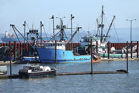 在码头的渔船 阿斯托利亚 OR图片