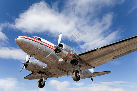 DC3型恢复老式飞机螺旋桨空运航展翅膀发动机航班身体老将机身主力图片