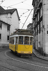 里斯本的古老黄色电车图片