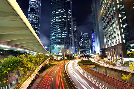 夜间城市交通天空商业生活公共汽车建筑小时摩天大楼场景街道景观图片