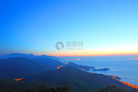 日落时的山区景观国家薄雾土地天堂天气高地天空植物生态森林图片