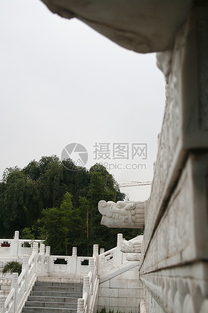 龙头在十号市中心的野鹅塔雕塑石头雕像衬套建筑风格文化旅行工作建筑学公园图片