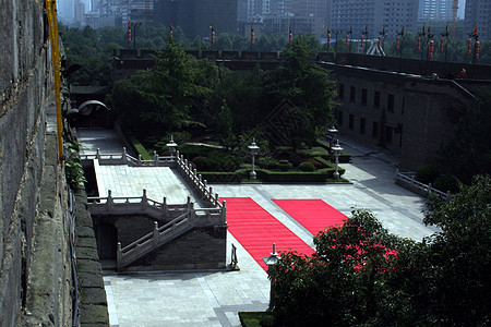 西安市中心 南门的庭院 红色石头旅游建筑风格地砖建筑学房子横幅红地毯风化玻璃图片