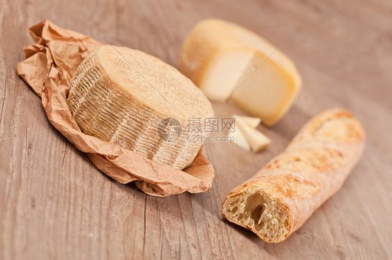 佩科里诺奶酪红色食物乳制品棕色奶制品面包产品美食牛奶图片