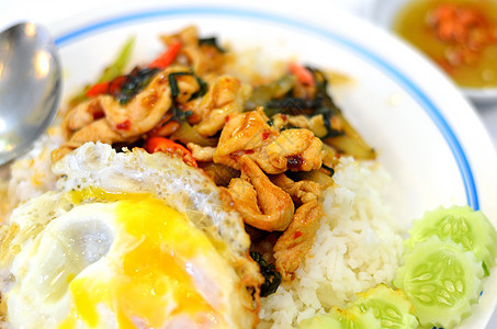 泰国菜食物猪肉油炸盘子胡椒午餐黄瓜图片