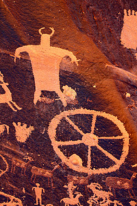 报纸 摇滚 上的Petroglyphs图片
