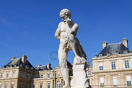巴黎卢克森堡宫长凳宫殿栏杆娱乐园艺公园文化旅游花园建筑图片