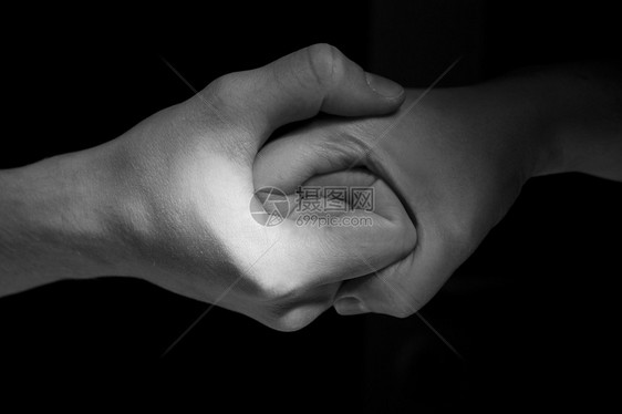 以特别的标志将手与手团结在一起图片