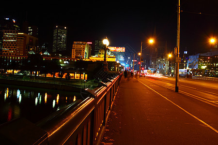 澳大利亚夜之夜Yarra河上空的墨尔本城市灯光景观天空天际反射建筑旅行渠道图片