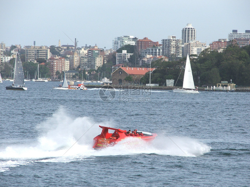 快船客场险胜排名前四球队 核心阵容末节发威锁定季后赛席位