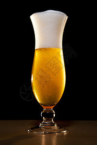 金发啤酒啤酒厂发酵金子饮料玻璃泡沫气泡酵母黄色图片