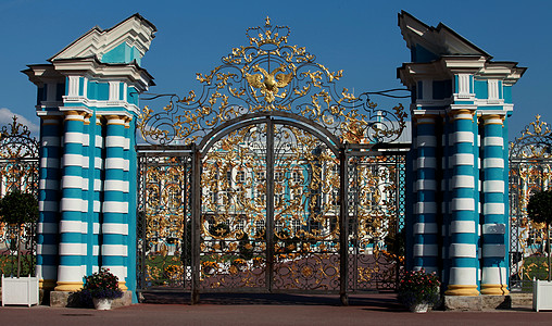 金金门皇家风格柱子天空历史栅栏皇后入口地标蓝色图片