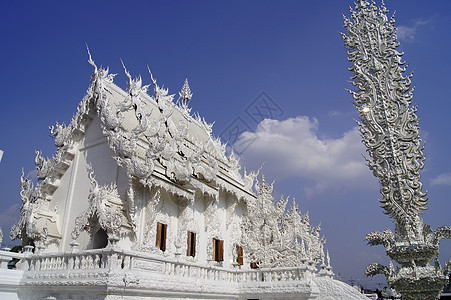 现代的泰国雕塑 清莱白色背景图片