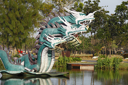 中国巨龙打扫天空传统日落场景喷泉旅游艺术动物历史图片
