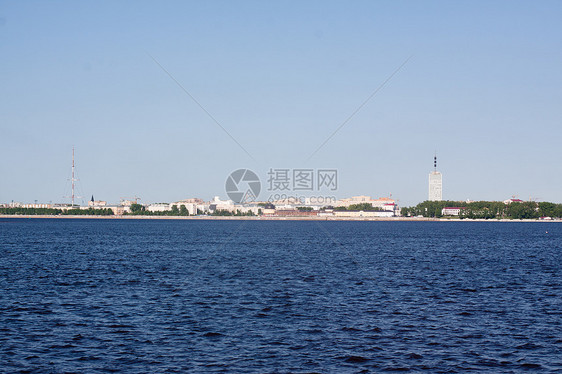 江河地标天空建筑白色海浪水平城市绿色晴天工业图片