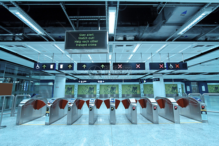 地铁站入口玻璃地面反射铁路民众大厅天花板速度火车隧道图片
