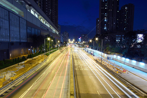 夜间城市交通线条市中心辉光场景蓝色戏剧性速度景观商业运输图片