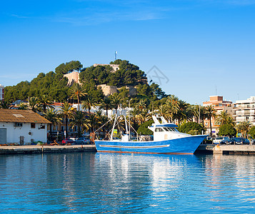 带有城堡的德尼尼亚地中海港口村景观地标村庄支撑游艇旅游房屋建筑学运动城市图片