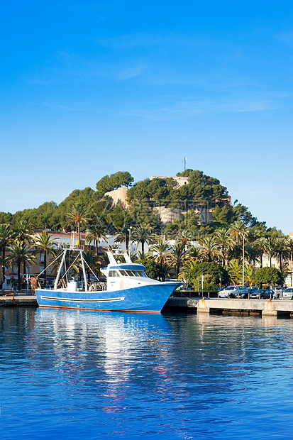 带有城堡的德尼尼亚地中海港口村旅游地标假期港口运动旅行游艇蓝色村庄房屋图片