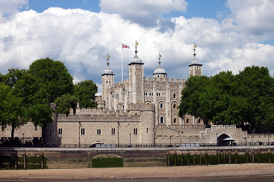 伦敦塔堡垒英语旗帜旅游建筑石头城市旅行地标城堡图片