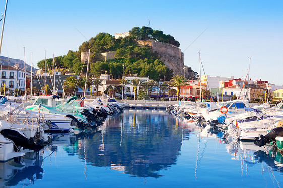 带有城堡的德尼尼亚地中海港口村海洋场景景观帆船村庄港口旅游游艇天际支撑图片