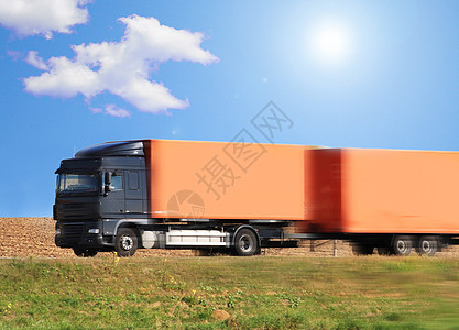 卡车载体货运司机贮存运输车商品天空柴油机出口速度图片