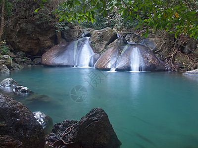 埃拉万瀑布热带石头天堂发源地小溪岩石流动地面运河叶子图片