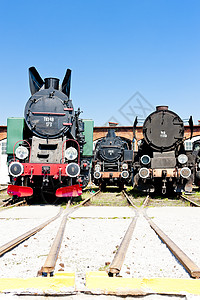铁路博物馆的蒸汽机车西里西亚博物馆世界回转台铁路运输旅行铁路外观位置转盘仓库图片