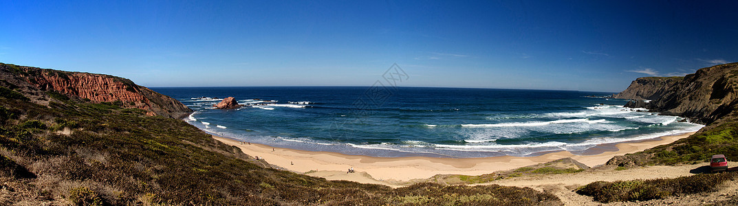 美丽的海湾全景旅行车辆海岸海岸线海浪植被海洋悬崖晴天图片