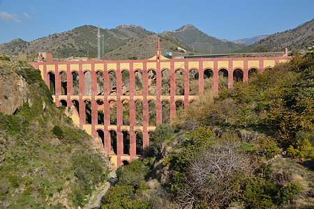 Nerja的旧水渠纪念碑山脉桥接低谷岩石悬崖旅游旅行地标技术图片