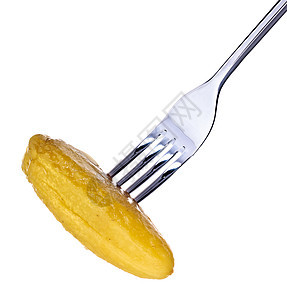 叉子上的Dill Pickle服务蔬菜美食美味生产调味品营养玉米片银器浸泡图片